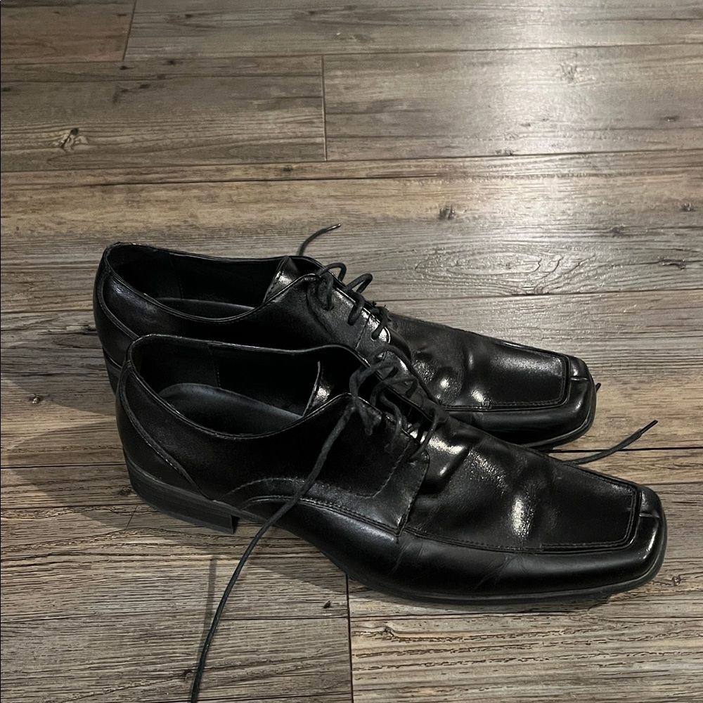Steve Madden Sleek Black Leather Derbys